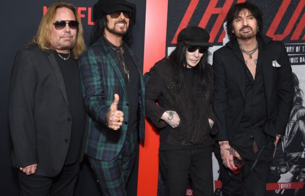 Vince Neil Makes Grand Ole Opry Debut